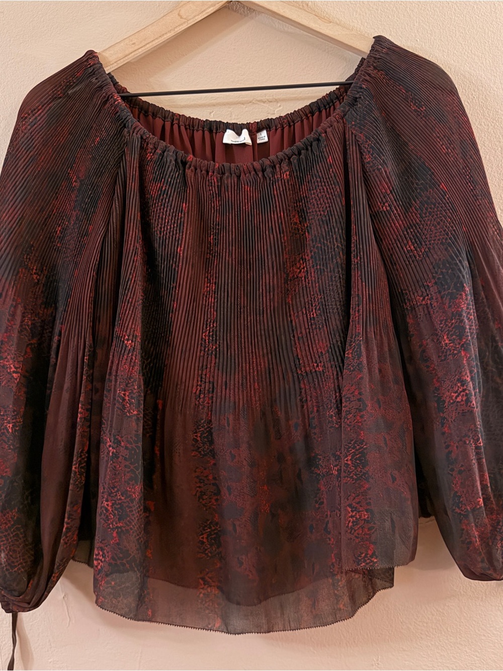 Aritzia Wilfred Talence Floral Pleated Off Shoulder Blouse Small Whimsigoth